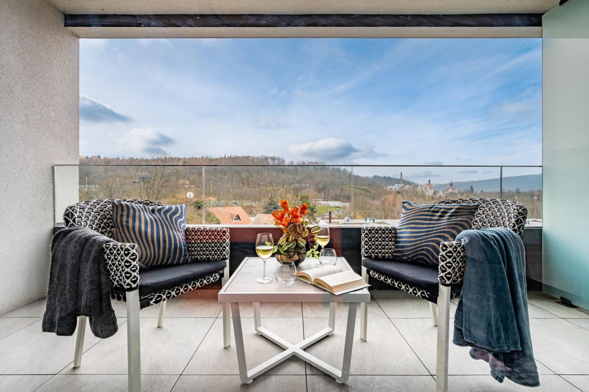 Prague Days - Studio - Terrace - Private Parking Экстерьер фото